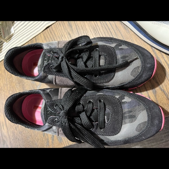 Prada sneakers size 39 - Picture 1 of 8